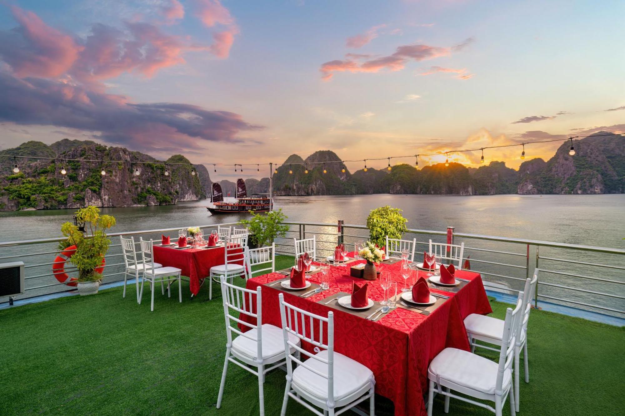 Sunlight Cruise Otel Ha Long Dış mekan fotoğraf