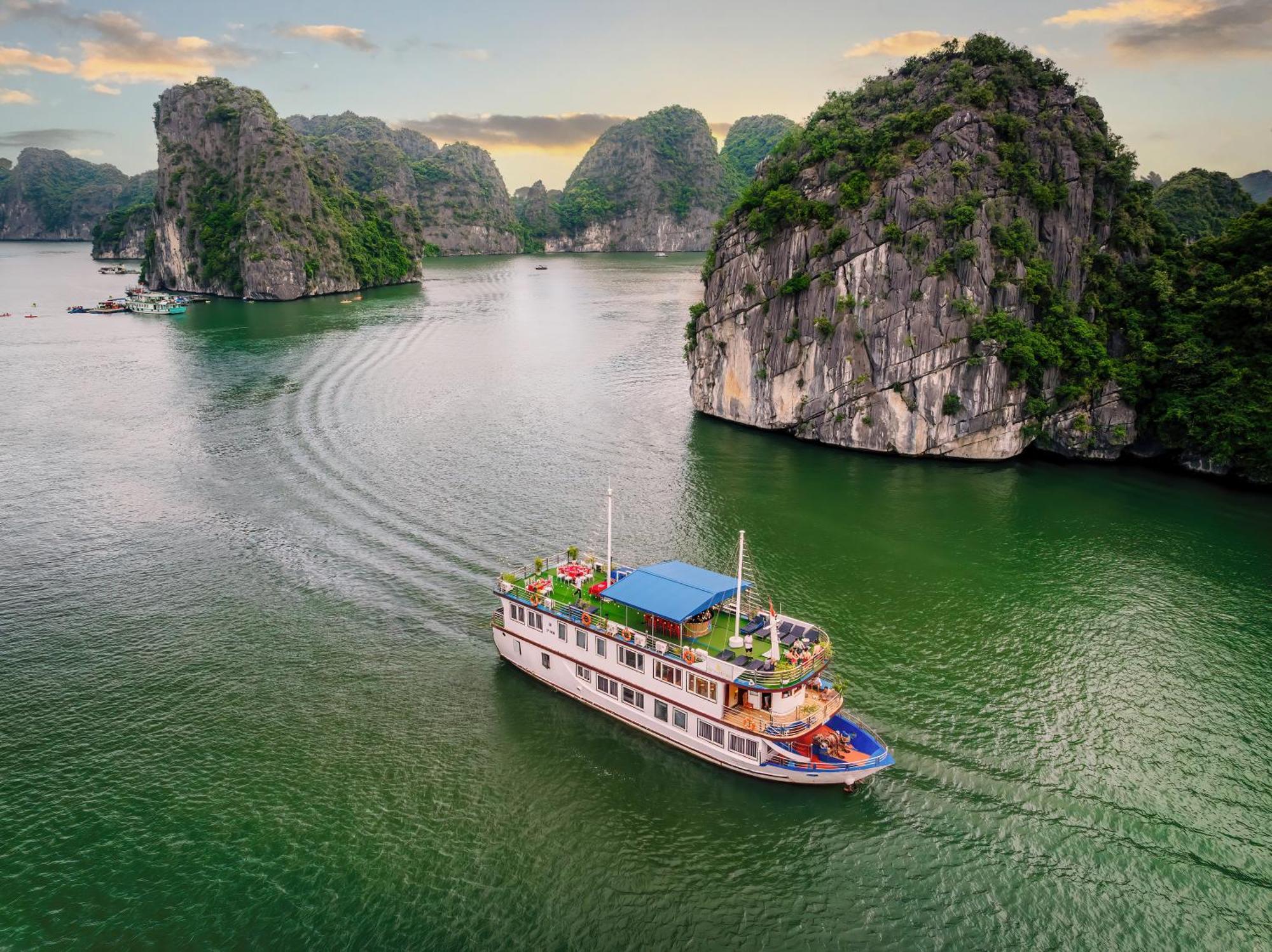 Sunlight Cruise Otel Ha Long Dış mekan fotoğraf
